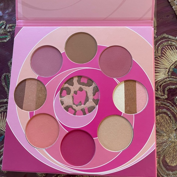 Make up - Picture 3 of 3